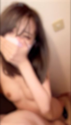 【個撮】細身ガリの女２　いろんな場所で声を我慢しながらイキ狂い、最後は大量中出し